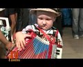 Die Kinder machen mit in solche Fest 